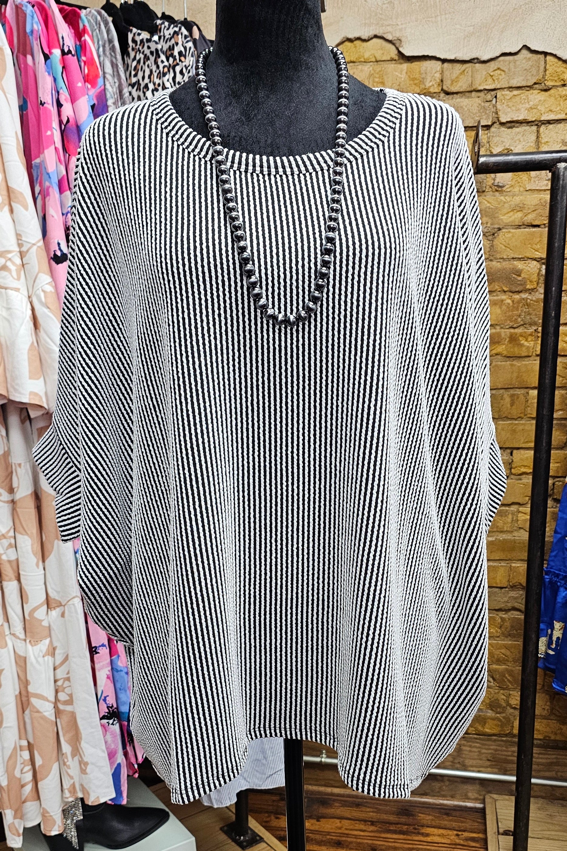 Black and White Ribbed Top